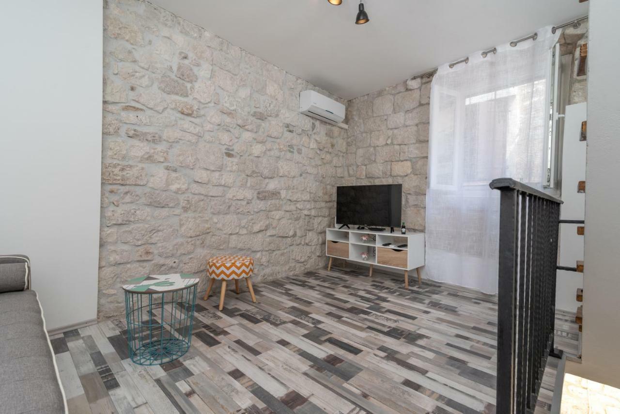 Ferienwohnung Apartman Skuribanda Trogir Exterior foto